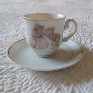 Dancing Mouse Couple Teacup & Saucer - Tiny Talk